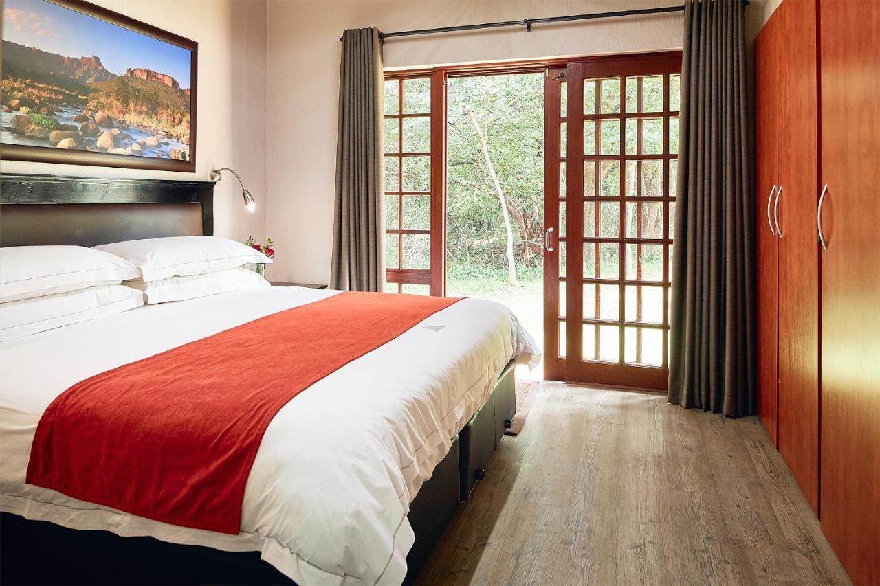 First Group Magalies Park Hotel Hartbeespoort Eksteriør billede