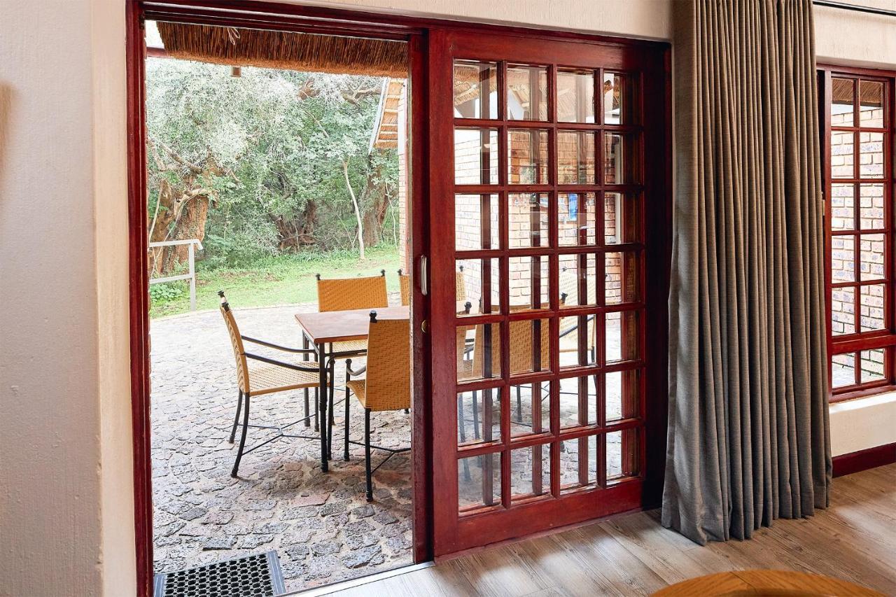 First Group Magalies Park Hotel Hartbeespoort Eksteriør billede