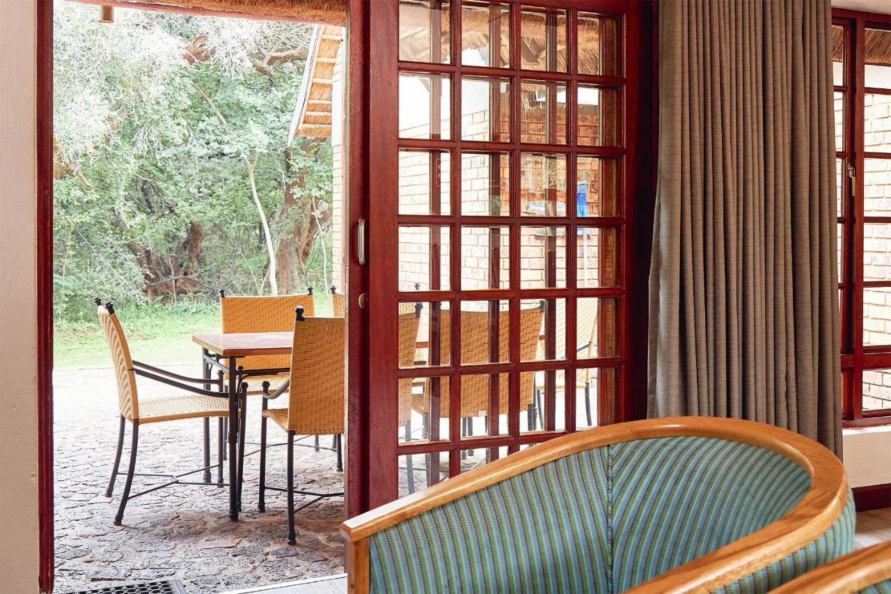 First Group Magalies Park Hotel Hartbeespoort Eksteriør billede