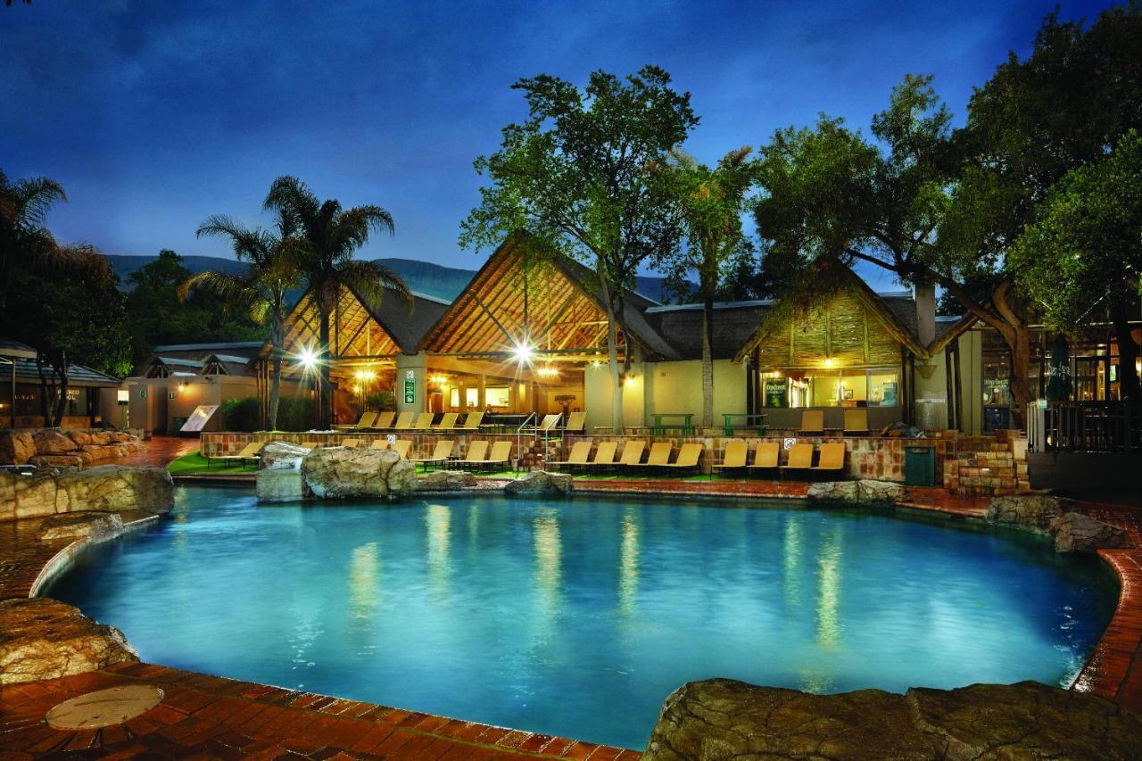 First Group Magalies Park Hotel Hartbeespoort Eksteriør billede