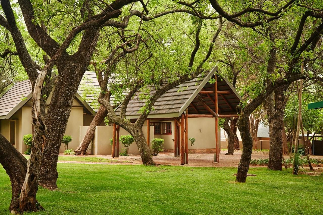 First Group Magalies Park Hotel Hartbeespoort Eksteriør billede